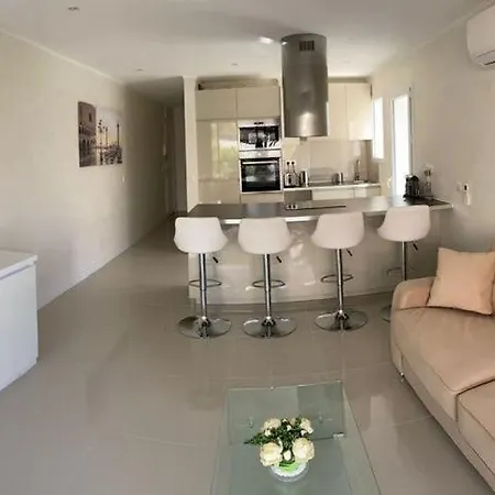 Oasis Apartment *